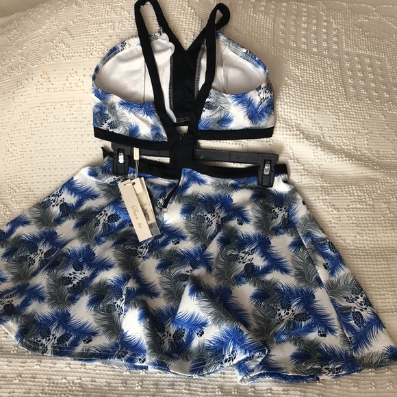 Brand new junior set. Skirt and top. - Picture 2 of 3